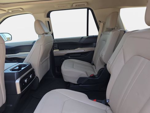 Used 2024 Ford Expedition Limited AWD/4WD image 14