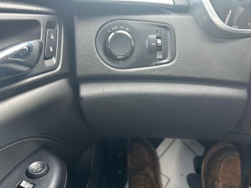 Used 2015 Cadillac SRX Luxury w/ Driver Awareness Package image 29