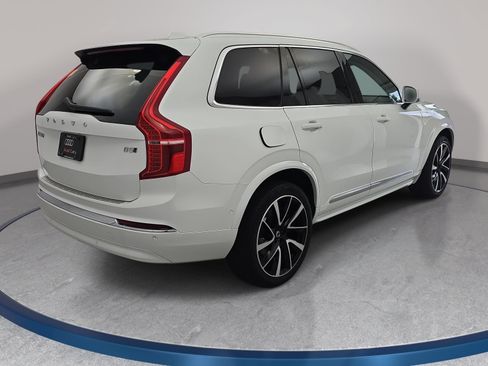 Used 2023 Volvo XC90 B5 Plus w/ Protection Package AWD/4WD image 5