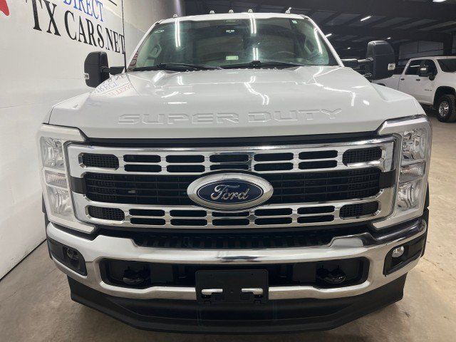 Used 2024 Ford F550 4x4 Crew Cab Super Duty image 12