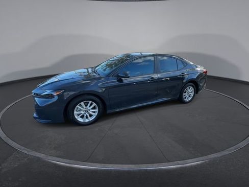 Used 2025 Toyota Camry LE image 7
