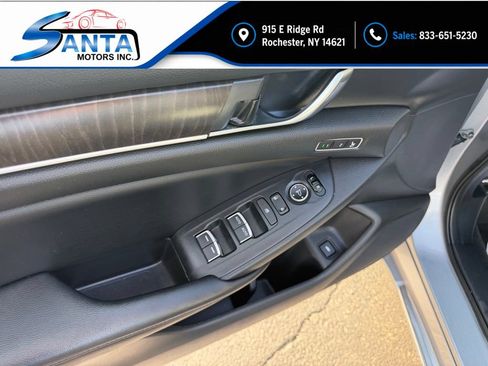 Used 2018 Honda Accord Touring image 13