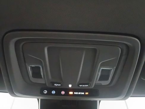 Used 2024 GMC Sierra 2500 Pro w/ Convenience Package image 16