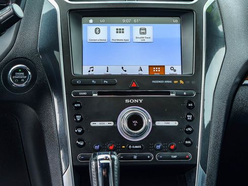Used 2017 Ford Explorer Limited w/ Equipment Group 301A AWD/4WD image 11