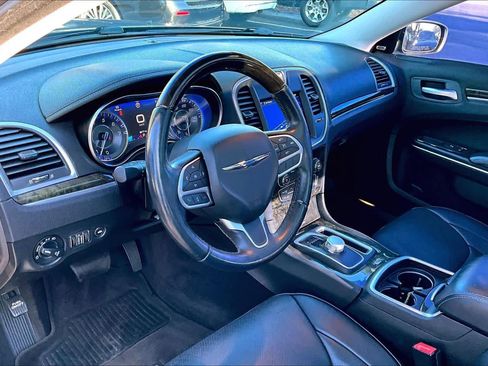 Used 2017 Chrysler 300 C image 16