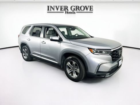 Certified 2025 Honda Pilot EX-L image 3