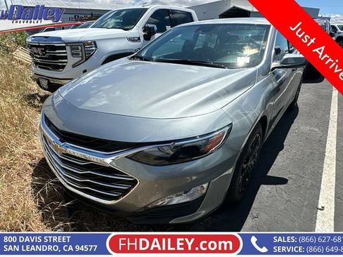 Used 2025 Chevrolet Malibu LT FWD image 1
