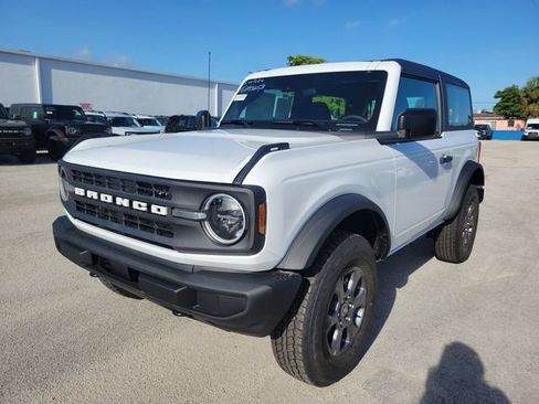 New 2026 Ford Bronco 2-Door AWD/4WD image 3