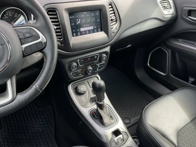 Used 2018 Jeep Compass Latitude w/ Popular Equipment Group AWD/4WD image 28