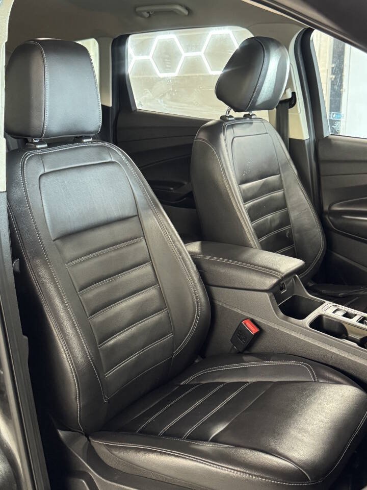 Used 2017 Ford Escape SE w/ SE Leather Comfort Package AWD/4WD image 5