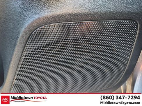Used 2017 Toyota Tacoma TRD Sport w/ Tow Package (A/T) AWD/4WD image 11
