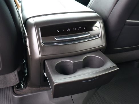 Used 2025 Cadillac Escalade Sport Platinum image 19