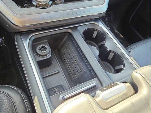 Used 2025 Ford Expedition Max Platinum image 31