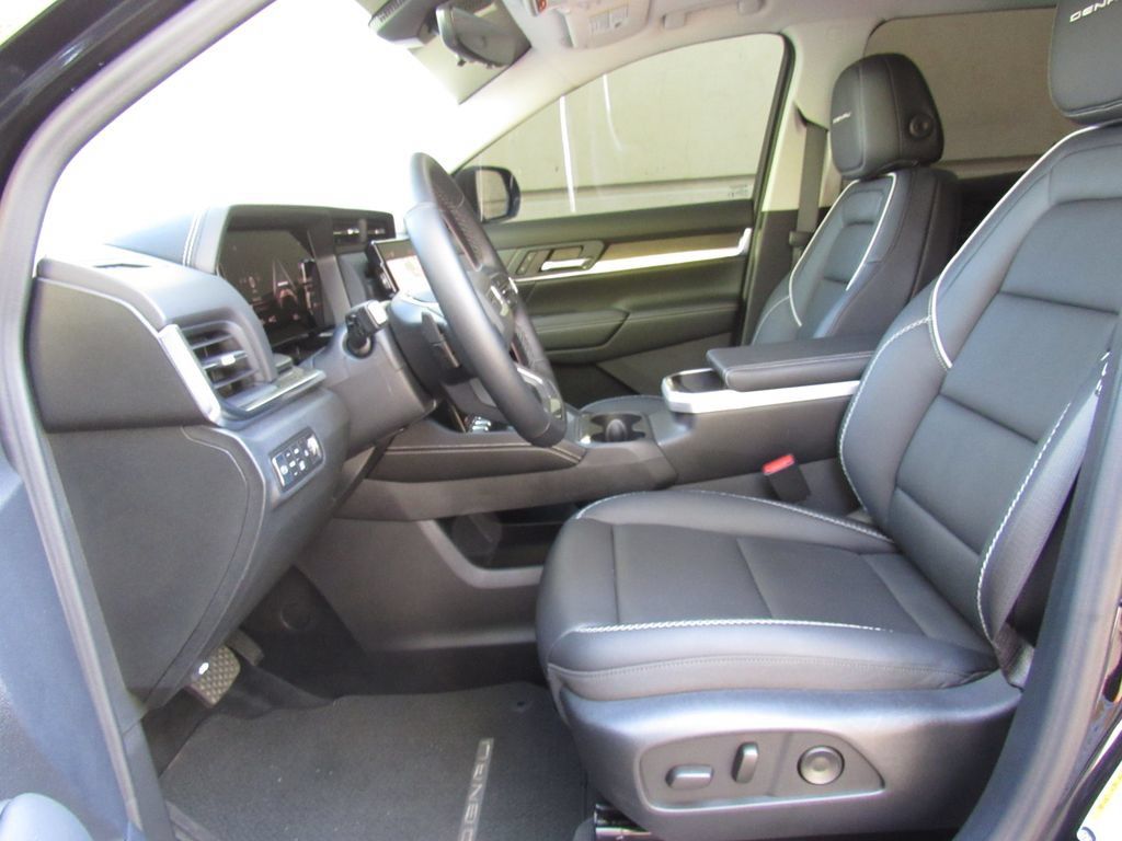 Used 2026 GMC Terrain Denali AWD/4WD image 11