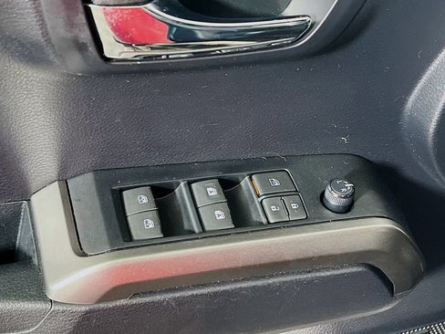 Certified 2020 Toyota Tacoma Limited w/ Blackout Package AWD/4WD image 17