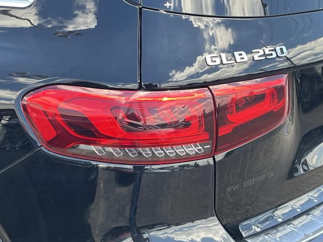 Used 2023 Mercedes-Benz GLB 250 4MATIC image 10