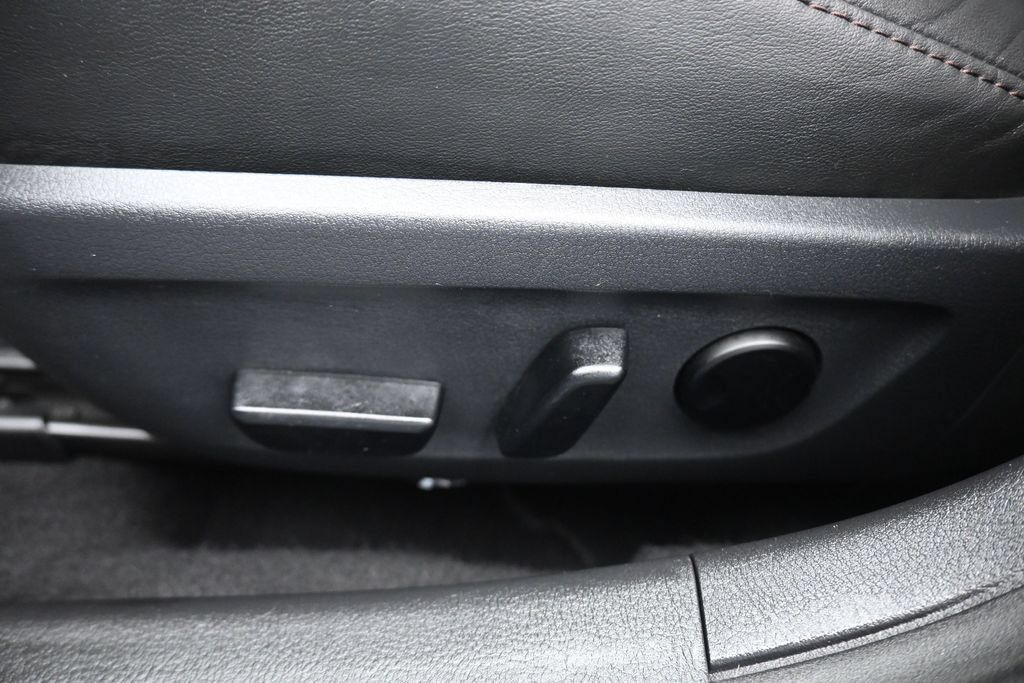 Used 2019 MAZDA MAZDA3 Sedan w/ Preferred Package FWD image 13