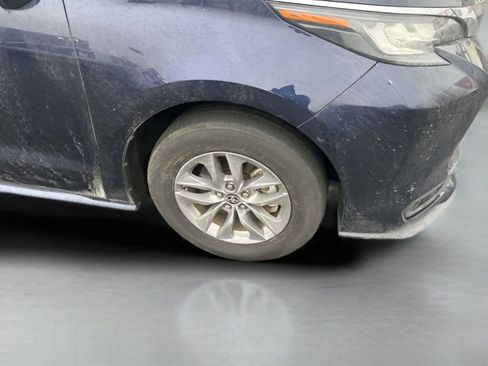 Used 2022 Toyota Sienna LE w/ LE Plus Package image 12