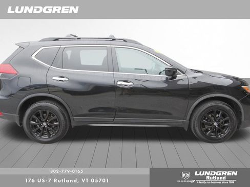Used 2018 Nissan Rogue SV AWD/4WD image 5