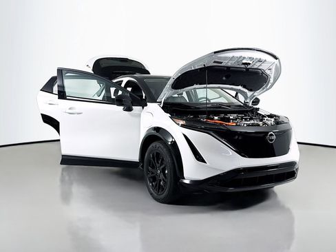 Used 2024 Nissan Ariya AWD image 23