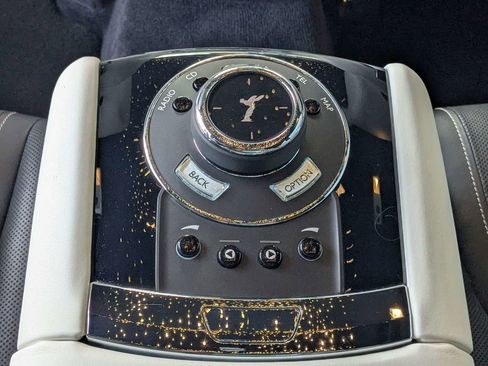 Used 2017 Rolls-Royce Ghost image 15