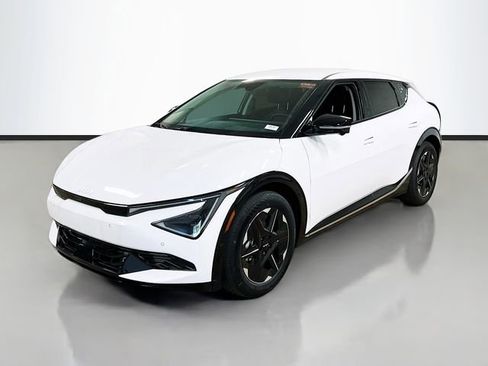 New 2025 Kia EV6 Wind image 3