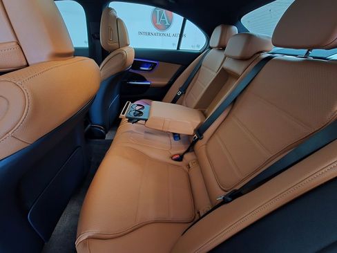 Used 2025 Mercedes-Benz C 300 4MATIC Sedan image 18
