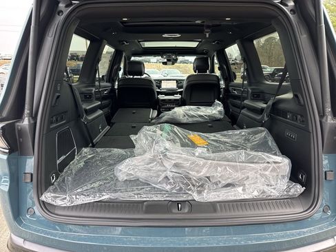 New 2026 Jeep Grand Wagoneer 4WD image 28