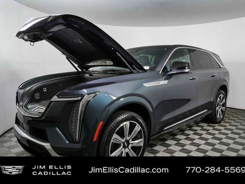 Certified 2025 Cadillac Escalade IQ Luxury 2 w/ LPO, Premium Carpet Package AWD/4WD image 35