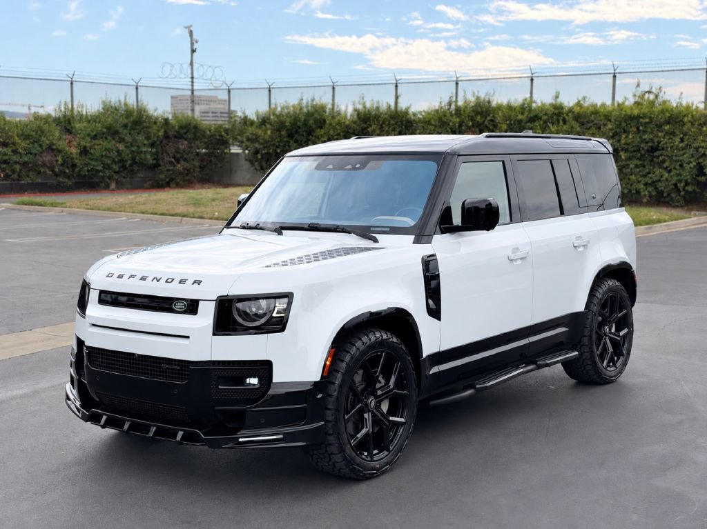 Used 2022 Land Rover Defender 110 X-Dynamic SE AWD/4WD image 2