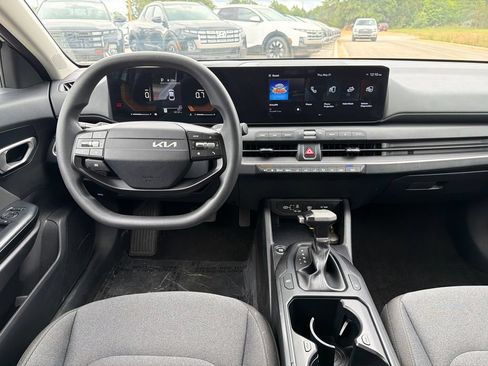 Used 2025 Kia K4 FWD image 22