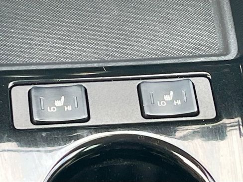 Used 2020 Toyota Prius Prime LE FWD image 19