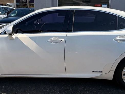 Used 2015 Lexus ES 300h FWD image 8