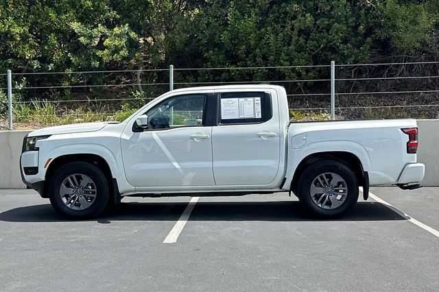 Used 2026 Nissan Frontier SV w/ Tow Package RWD image 2