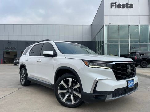 Used 2024 Honda Pilot Elite image 1