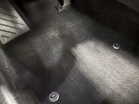 Used 2022 Toyota RAV4 XLE image 17