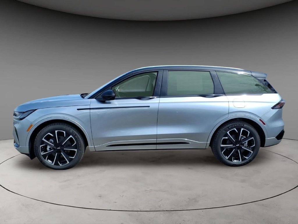 New 2026 Lincoln Nautilus Reserve AWD/4WD image 2