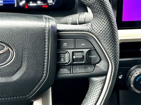 Used 2024 Toyota Tacoma TRD Off-Road image 23