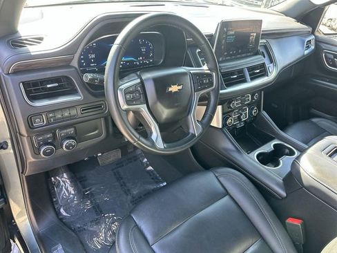 Used 2024 Chevrolet Suburban LT image 9