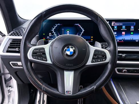 Used 2023 BMW X7 xDrive40i w/ M Sport Package AWD/4WD image 33