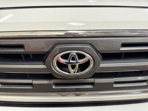 Used 2017 Toyota Tacoma Limited w/ Tow Package AWD/4WD image 23