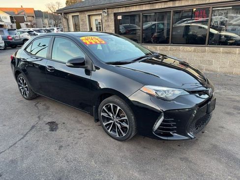 Used 2018 Toyota Corolla SE FWD image 1