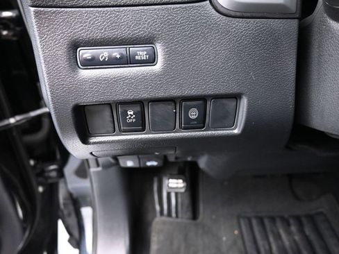 Used 2023 Nissan Murano S image 7