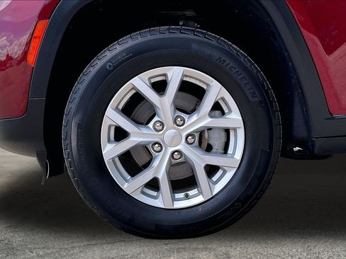 Certified 2023 Jeep Grand Cherokee Limited AWD/4WD image 8