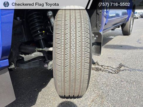 Certified 2025 Toyota Tacoma SR5 AWD/4WD image 11