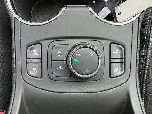 Used 2024 GMC Terrain SLT w/ Infotainment Package II AWD/4WD image 16