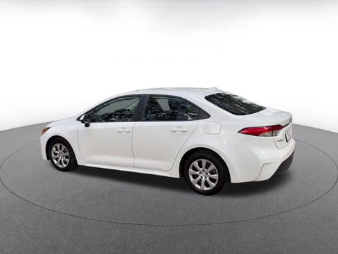Used 2025 Toyota Corolla LE FWD image 10