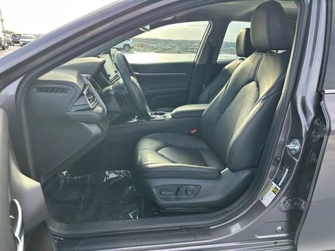 Used 2023 Toyota Camry XSE image 9