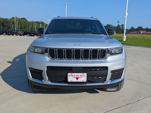 New 2026 Jeep Grand Cherokee L Laredo RWD image 8