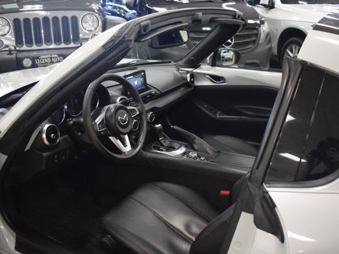 Used 2018 MAZDA MX-5 Miata RF Grand Touring image 25